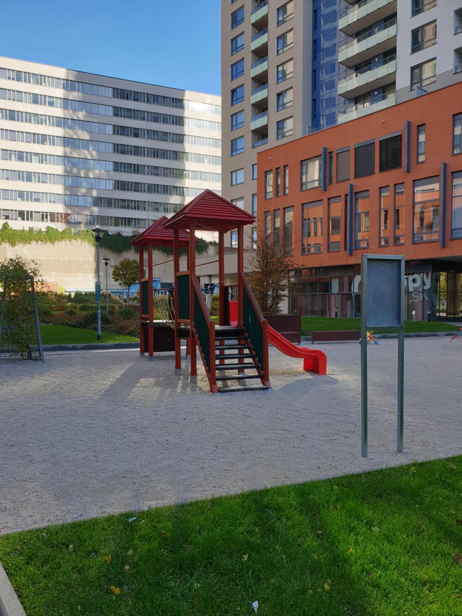 Appartement Moderny Byt V Sirsom Centre à Bratislava Extérieur photo